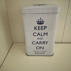 Calling all Anglophiles! Keep Calm and Carry On English Tea Tin